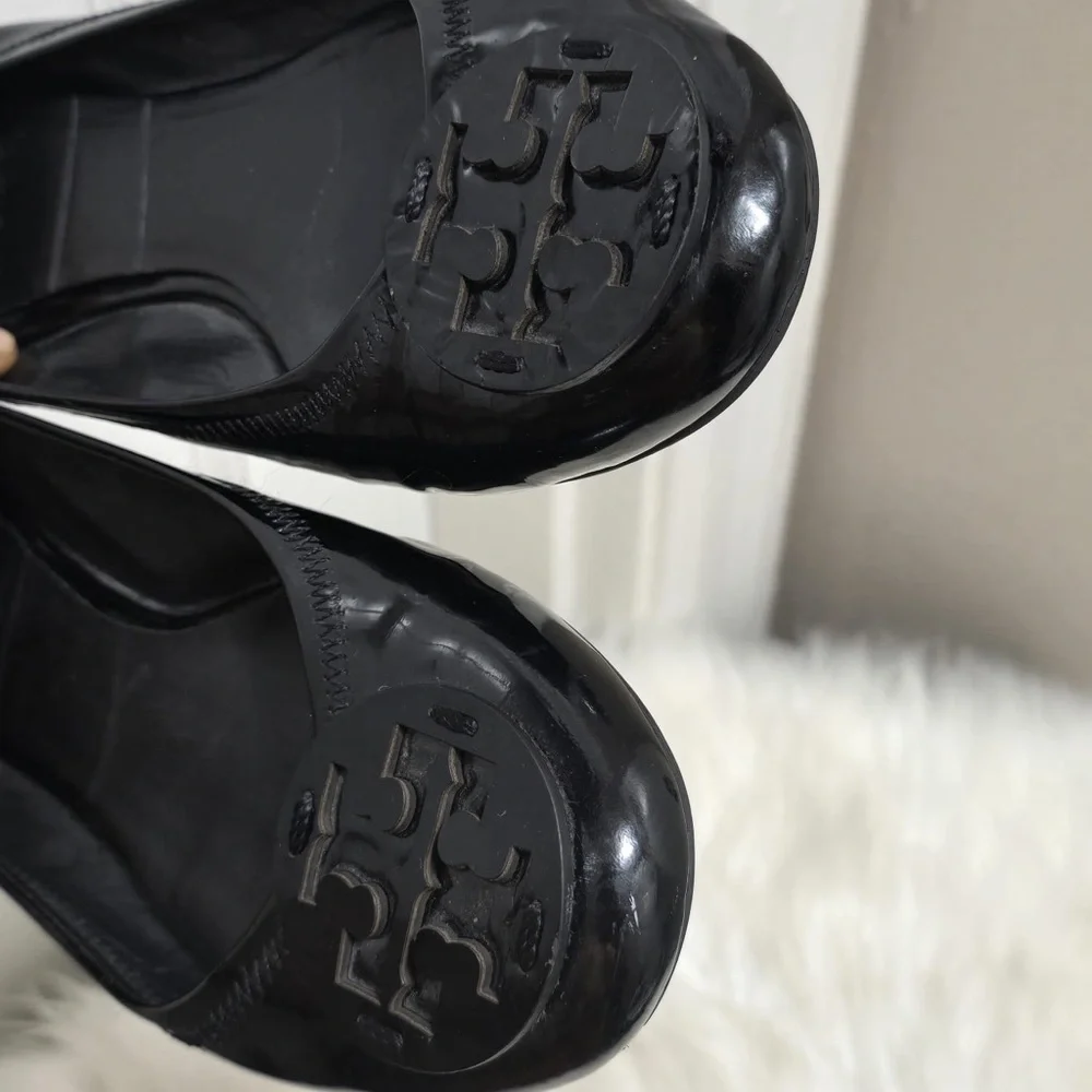 Tory Burch Black Patent Logo Round-Toe Ballet Flats